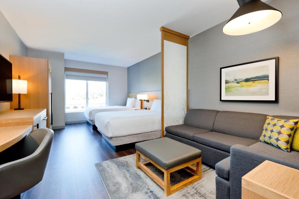 Hyatt Place Kelowna photo 2
