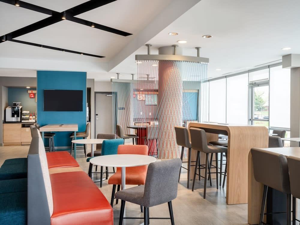 avid hotel Toronto - Vaughan Southwest by IHG photo 2
