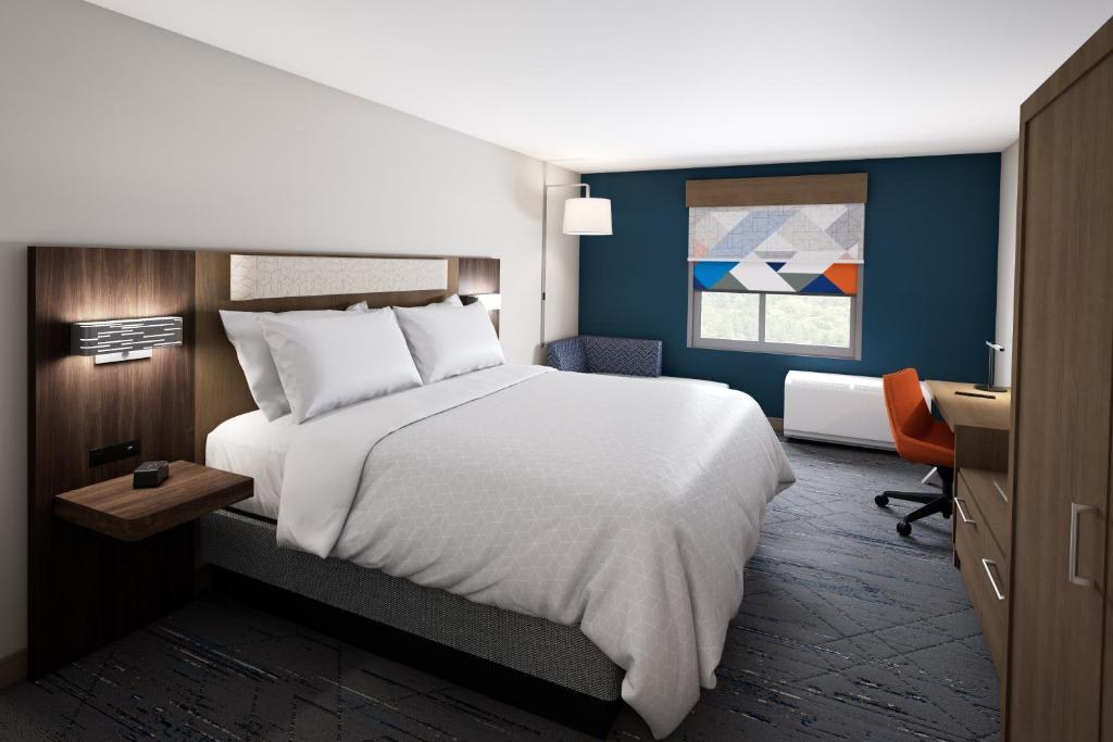 Holiday Inn Express & Suites Toronto Airport South by IHG