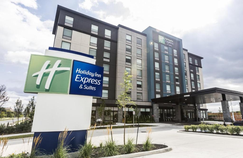 Holiday Inn Express & Suites Toronto Airport South by IHG photo 1
