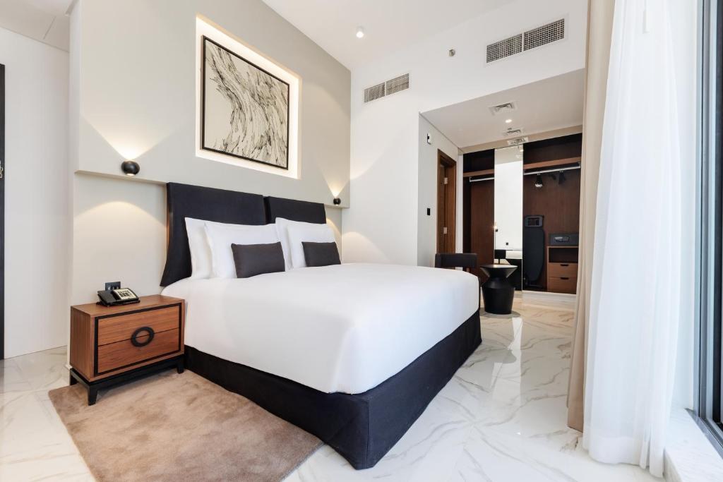 AVALON HOTEL photo 2