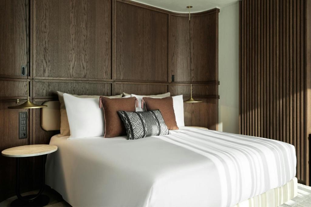 MonAsty, Thessaloniki, Autograph Collection photo 1