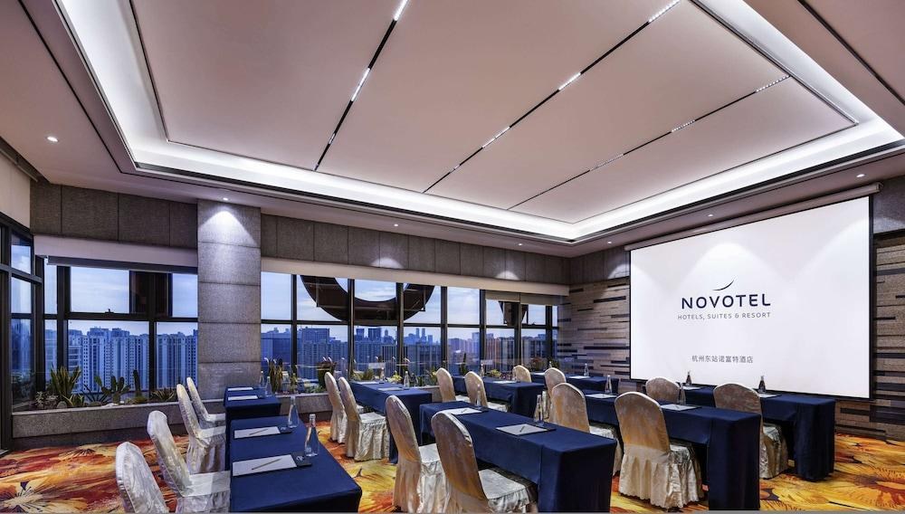 Novotel Hangzhou East Railway Station photo 1