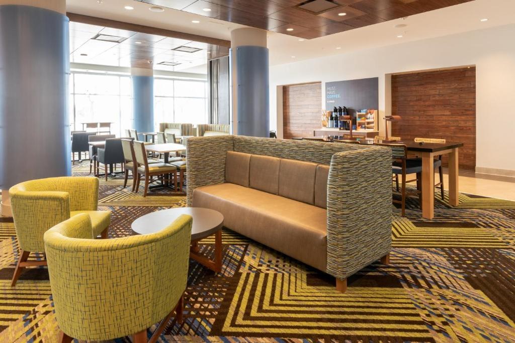Holiday Inn Express & Suites Saskatoon East - University by IHG photo 3