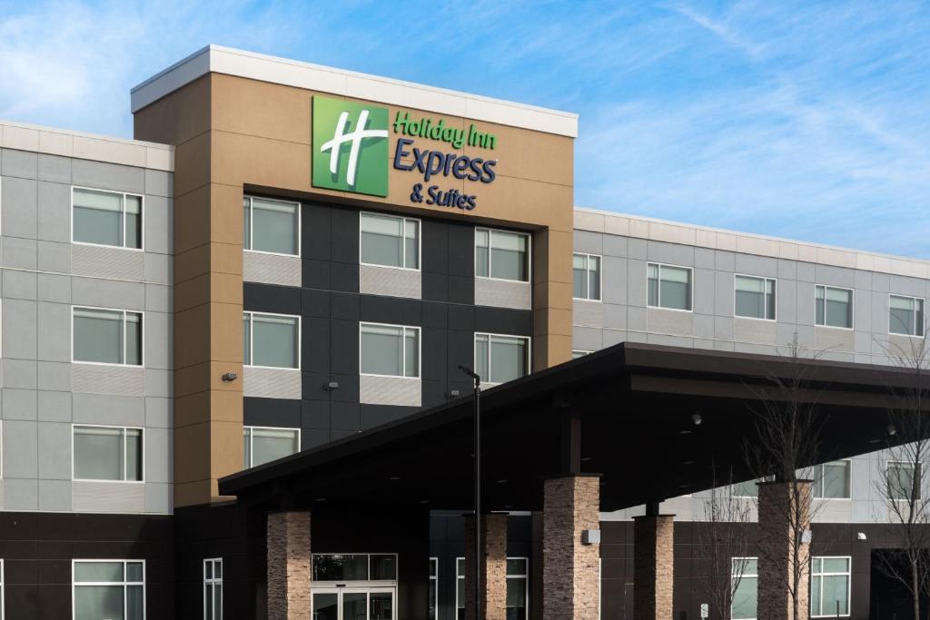 Holiday Inn Express & Suites West Edmonton - Mall Area by IHG