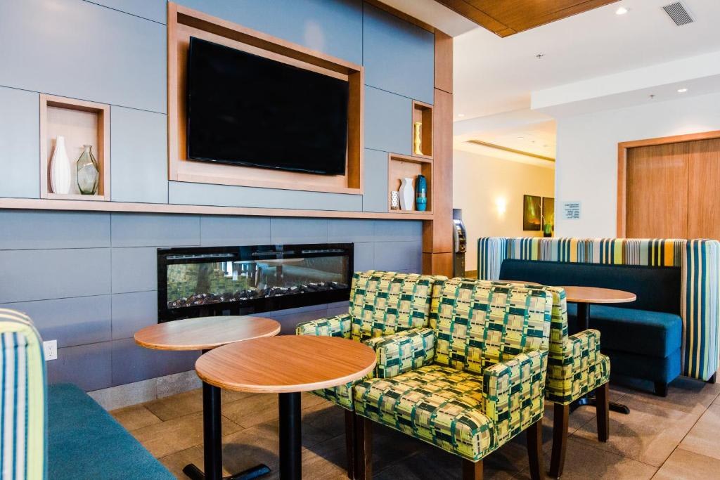 Holiday Inn Express & Suites West Edmonton - Mall Area by IHG photo 3