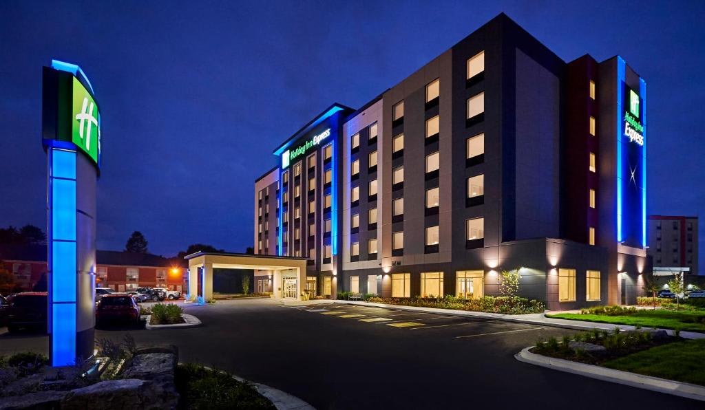 Holiday Inn Express Sarnia - Point Edward by IHG