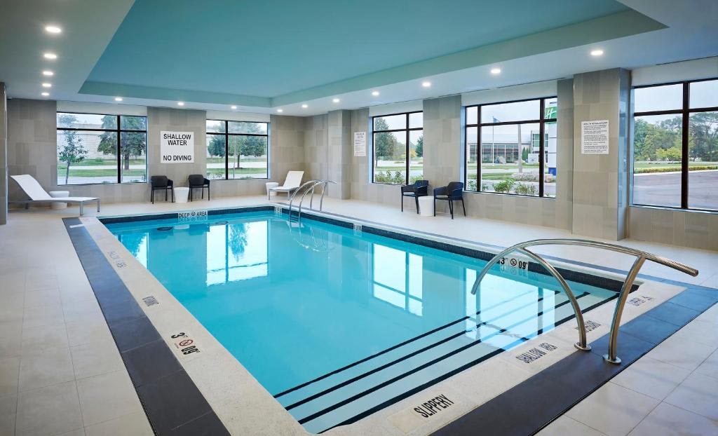 Holiday Inn Express Sarnia - Point Edward by IHG photo 4