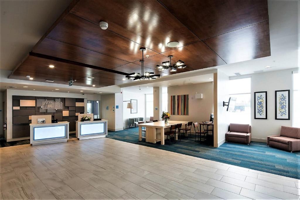 Holiday Inn Express Red Deer North by IHG photo 4