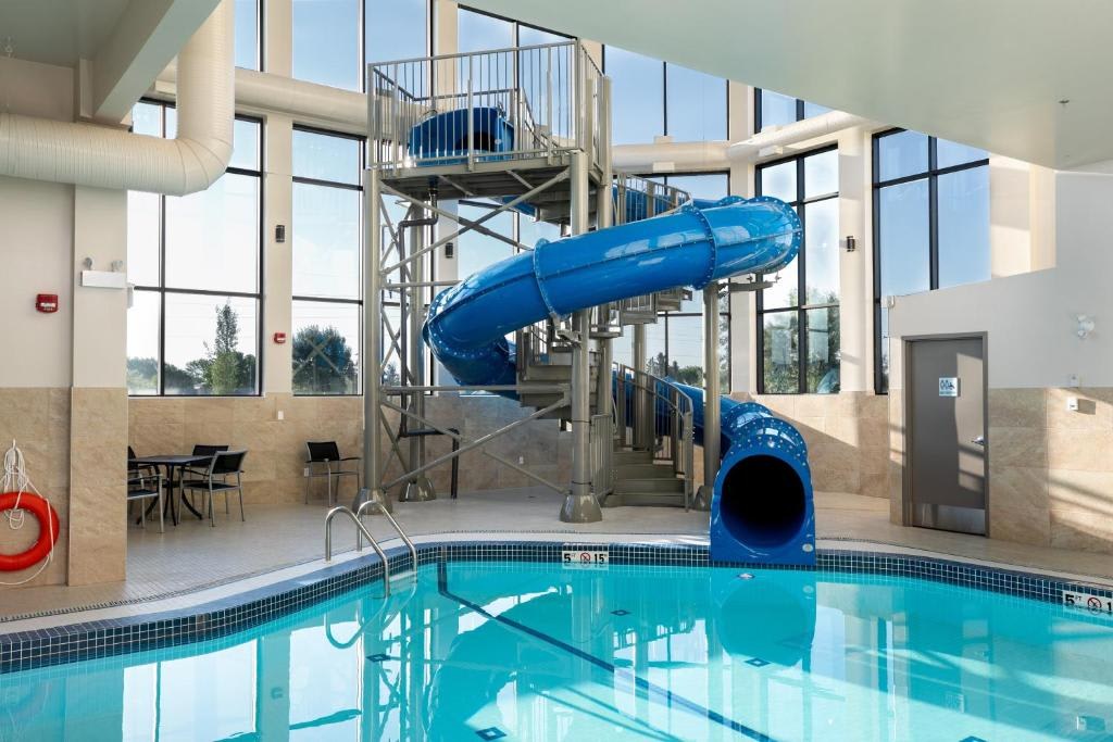 Holiday Inn Express Lethbridge Southeast by IHG photo 4