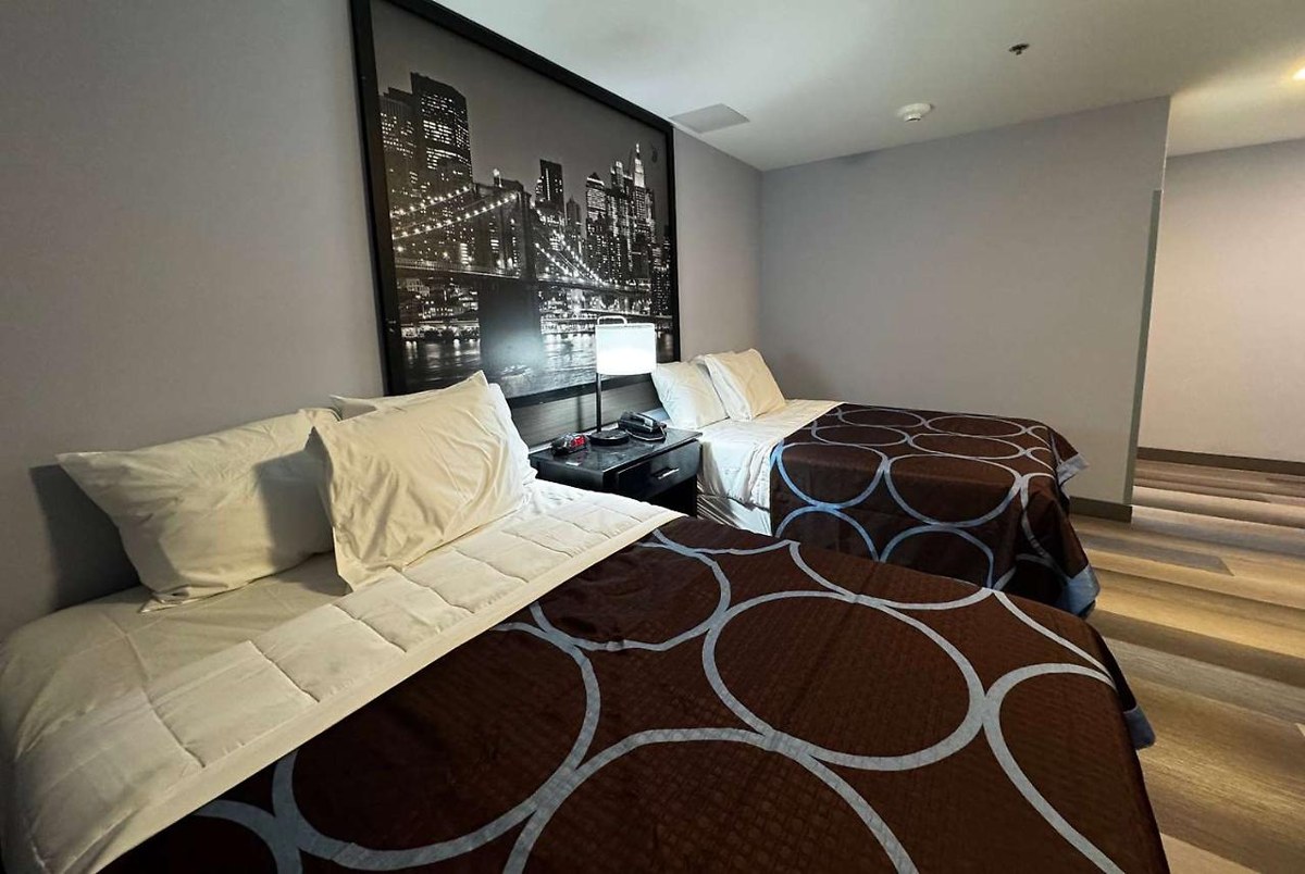 Super 8 by Wyndham Brooklyn Fulton Street/Broadway Junction
