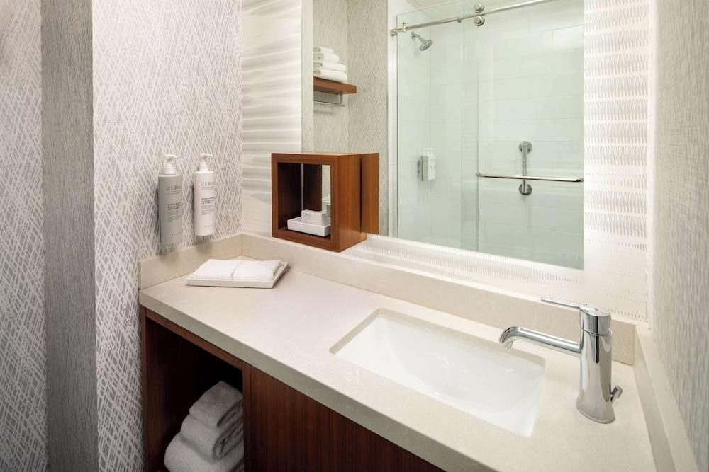 Home2 Suites By Hilton New York Times Square photo 2
