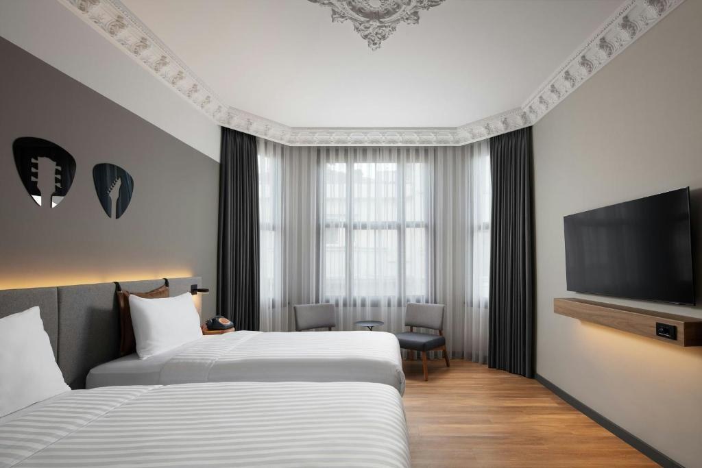MOXY ISTANBUL BEYOGLU photo 3