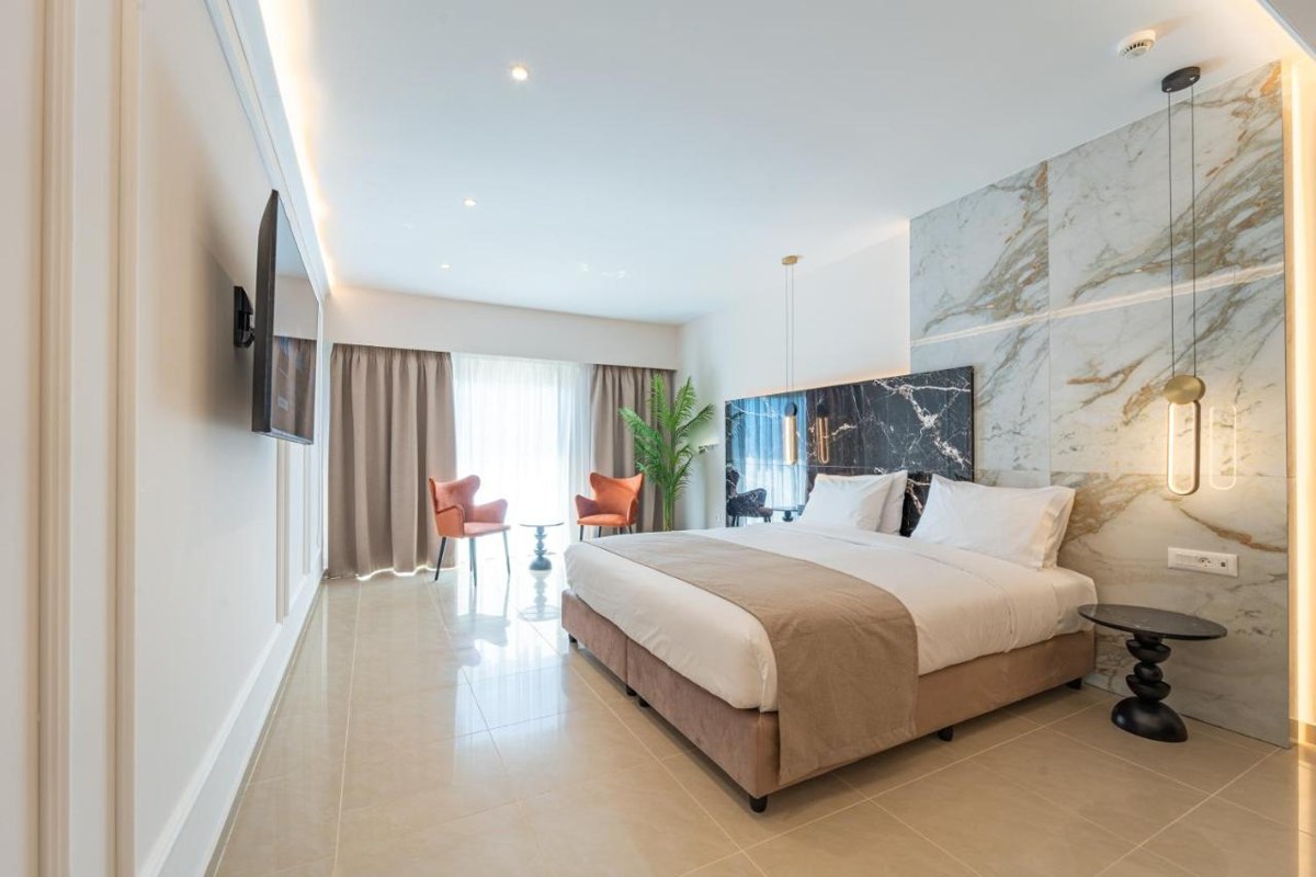 PHILIA CENTER SUITES