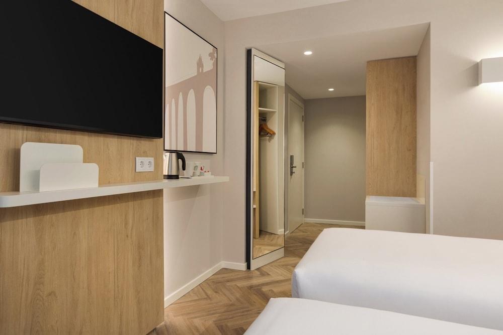 Holiday Inn Express Evora photo 3