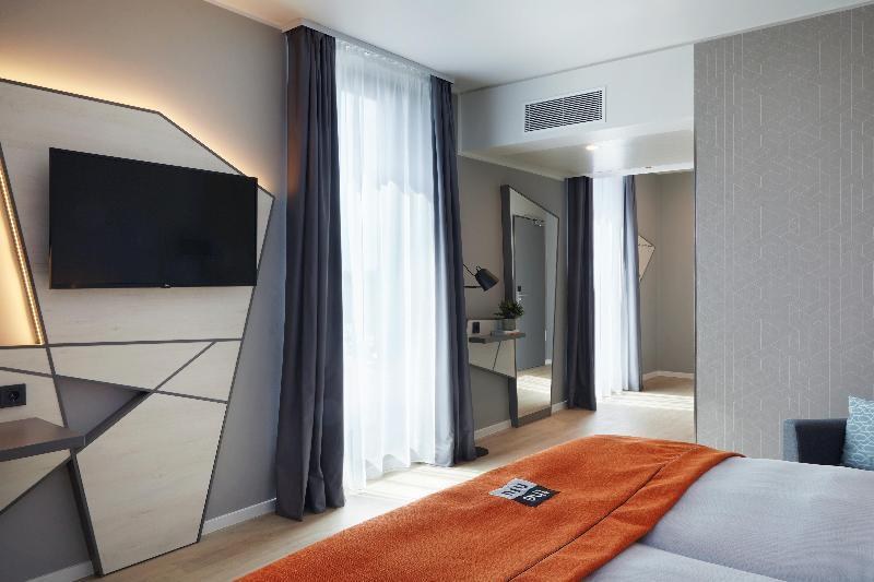 Holiday Inn The Niu Hub Dusseldorf Messe photo 4