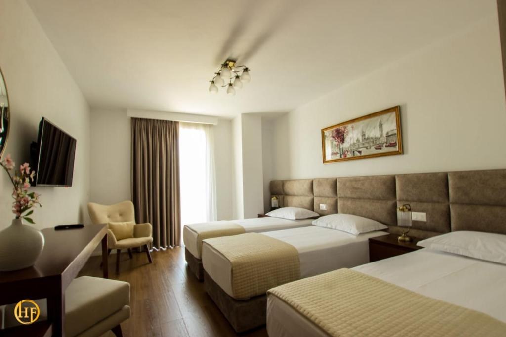 FANTASY HOTEL photo 2