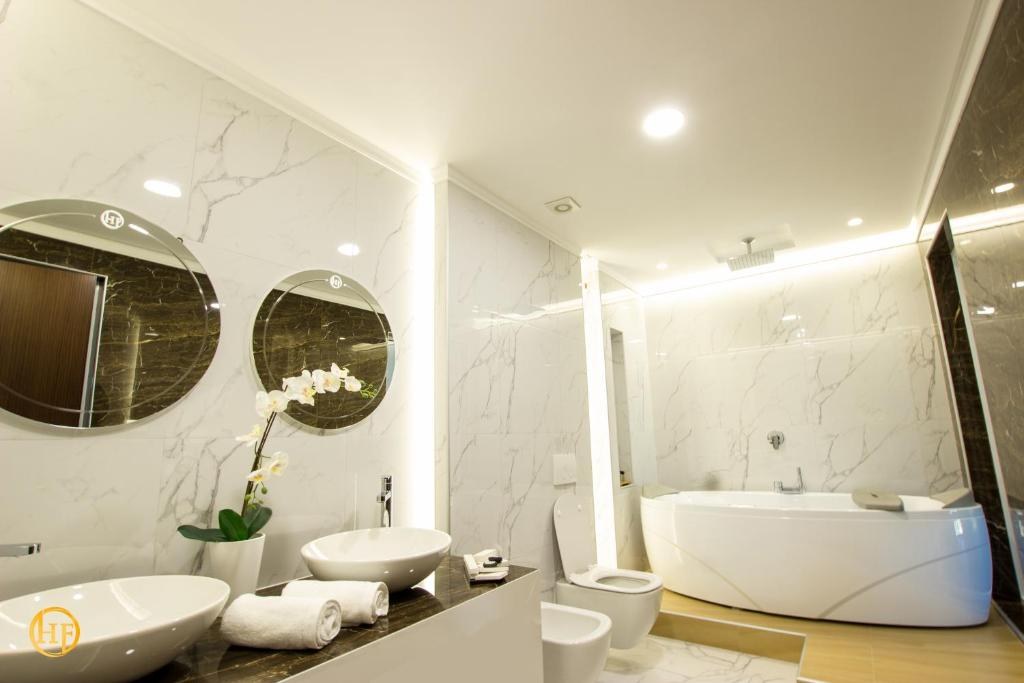 FANTASY HOTEL photo 3