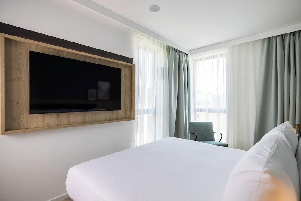 Spark By Hilton Madrid Alcala photo 2
