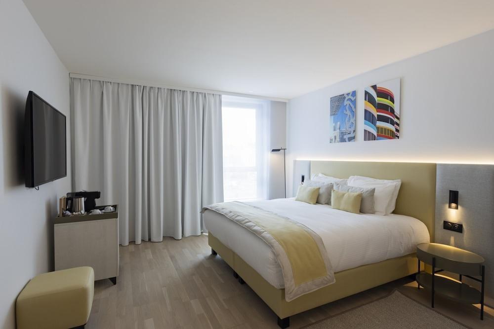 CROWNE PLAZA MARSEILLE LE DOME BY IHG photo 1