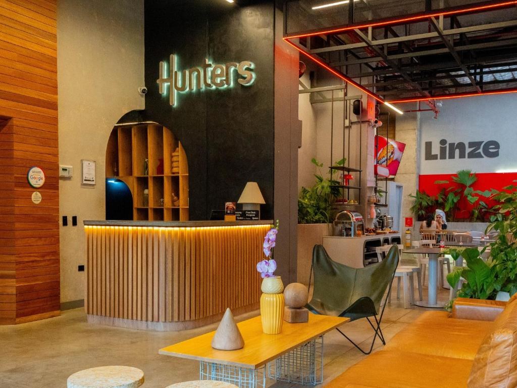 HUNTERS MEDELLIN
