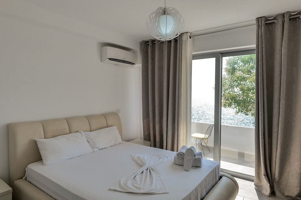 SUNRAYS HOTEL SARANDE