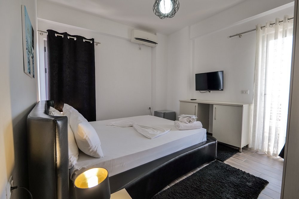 SUNRAYS HOTEL SARANDE photo 1