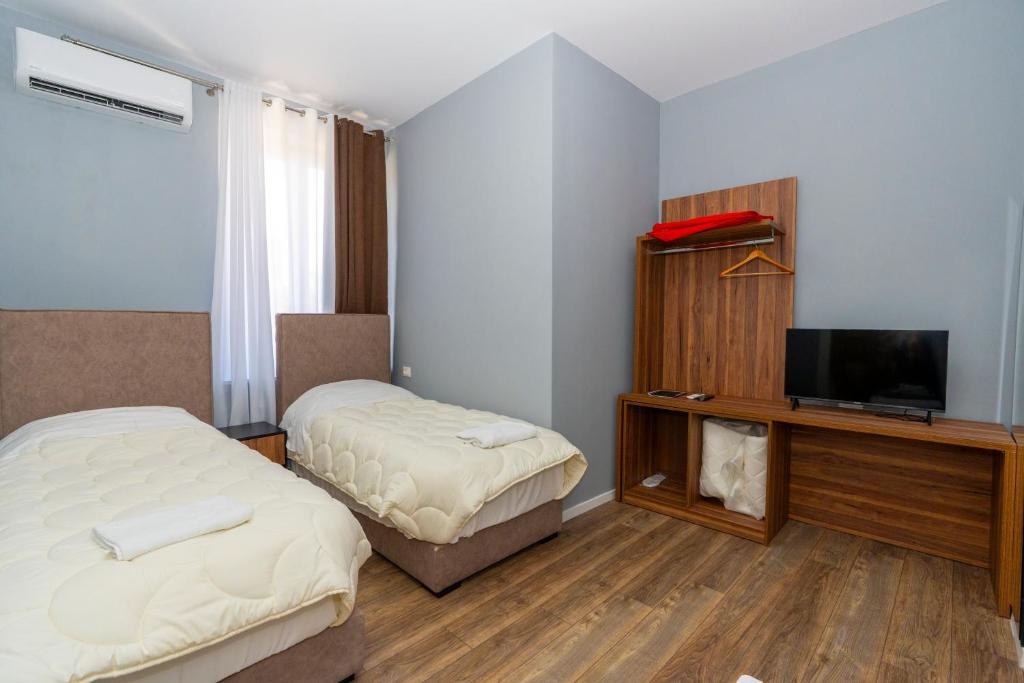 GJUHADOLI HOTEL photo 4