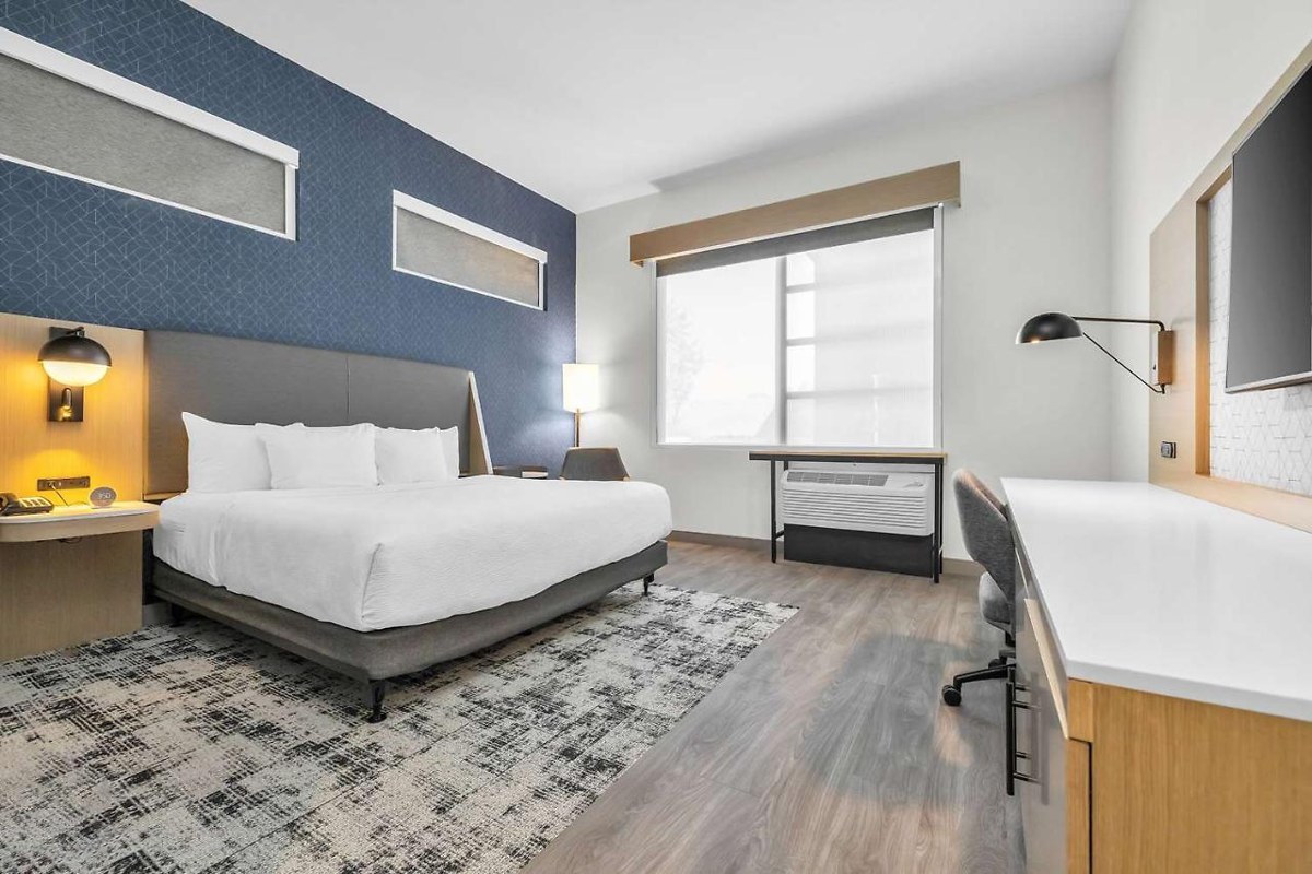 La Quinta Inn & Suites by Wyndham San Jose Airport-Downtown photo 1
