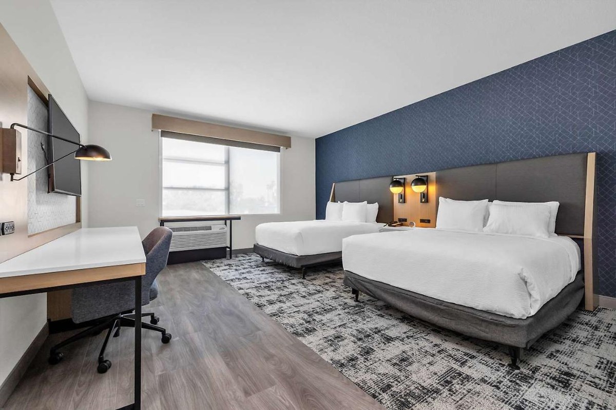 La Quinta Inn & Suites by Wyndham San Jose Airport-Downtown photo 4