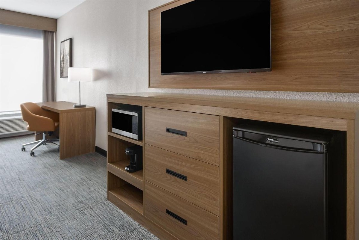 La Quinta Inn & Suites by Wyndham Phoenix West / Glendale photo 1