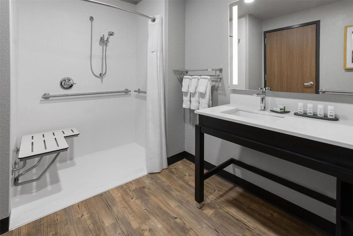 La Quinta Inn & Suites by Wyndham Phoenix West / Glendale photo 3