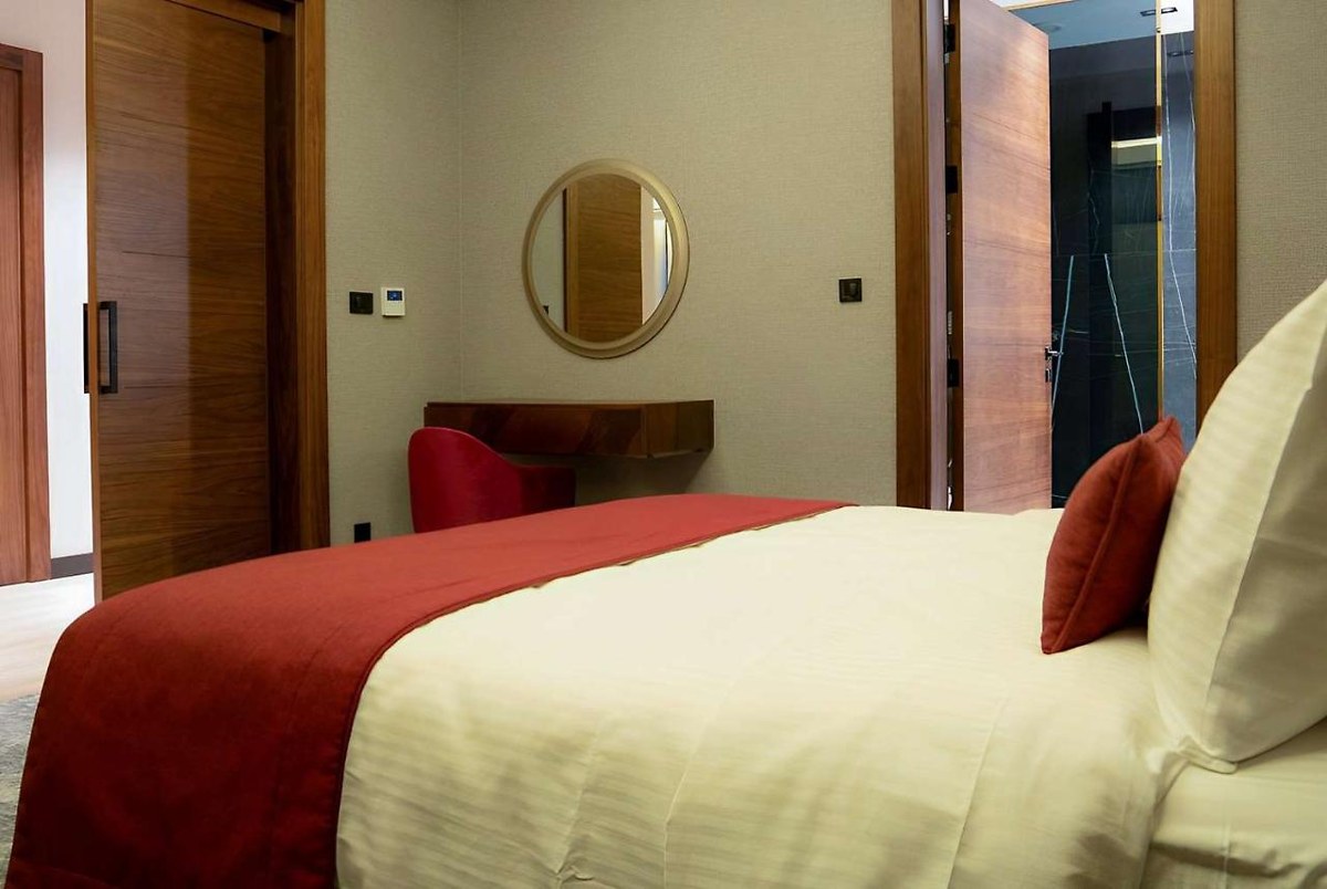 Ramada Hotel & Suites by Wyndham Erbil 32 Park photo 1