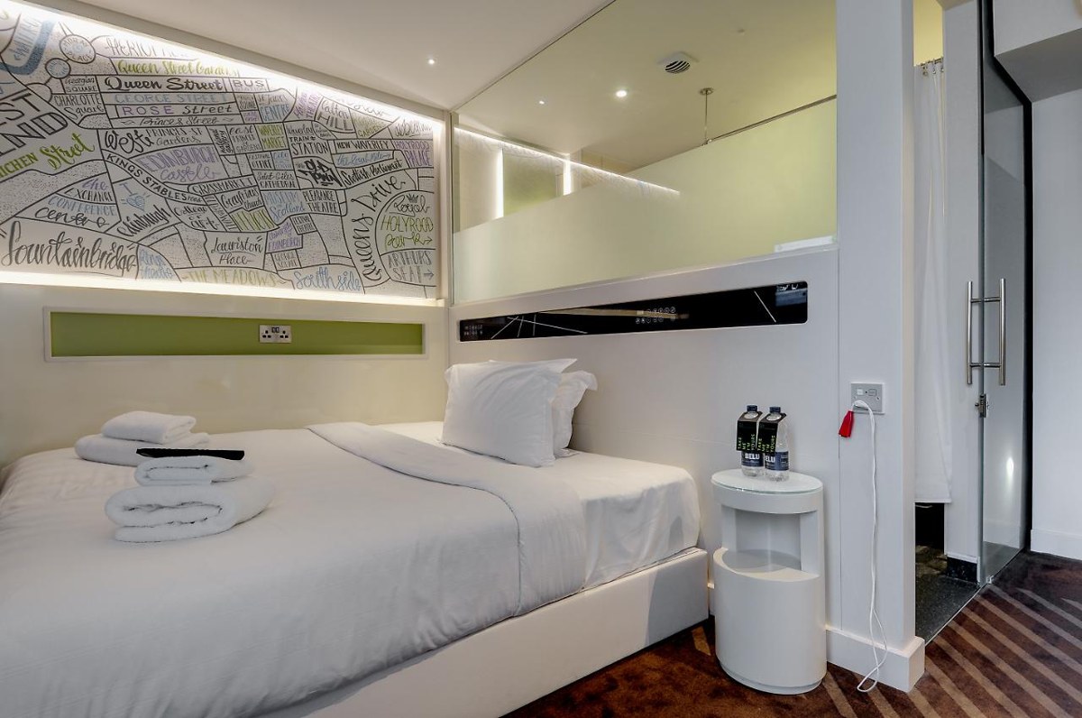 hub by Premier Inn London Farringdon - Old Bailey photo 4