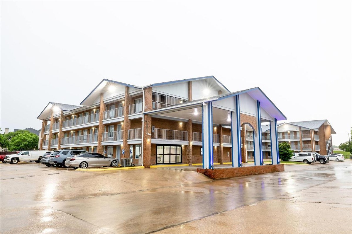 Days Inn & Suites by Wyndham Bossier City/Casino Area photo 2