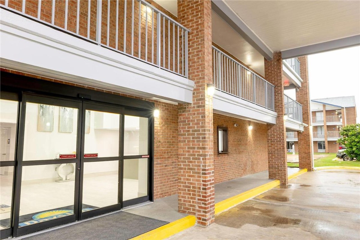 Days Inn & Suites by Wyndham Bossier City/Casino Area photo 3