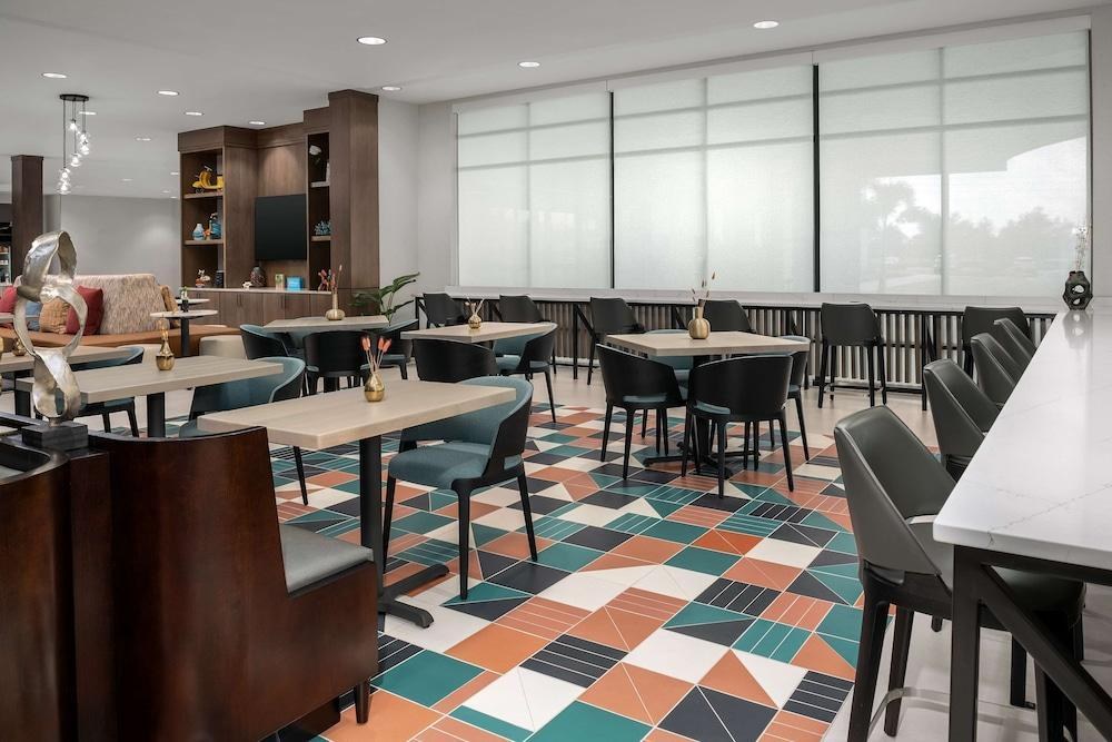 Home2 Suites Orlando Lake Nona, FL