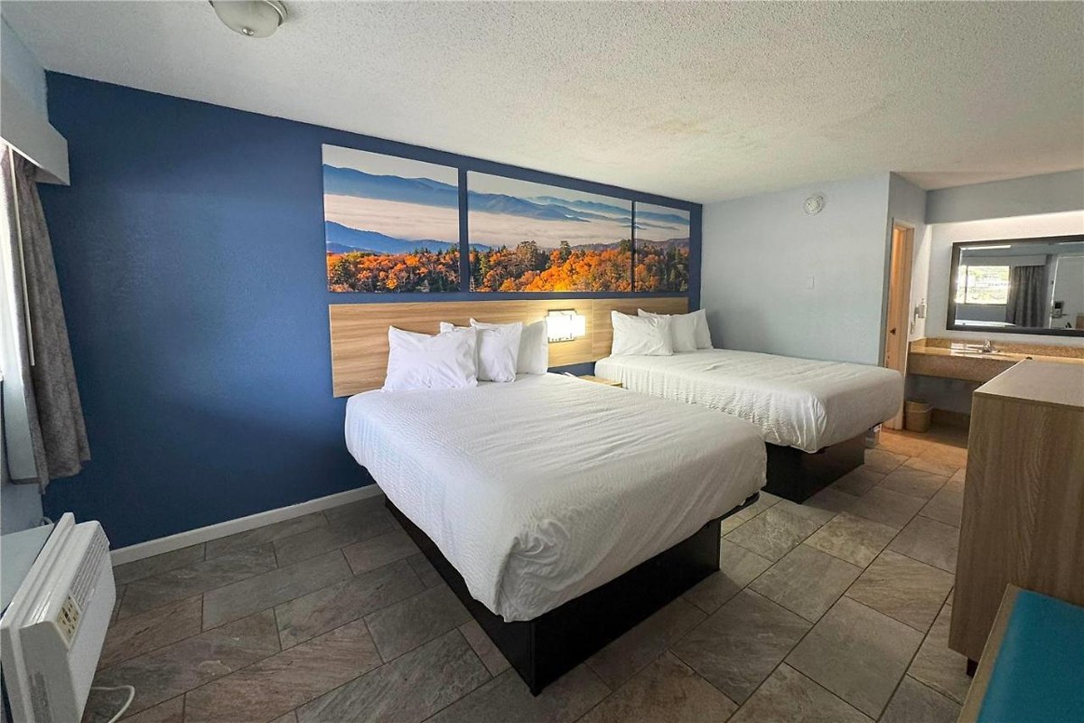 Days Inn by Wyndham Charlotte University photo 3